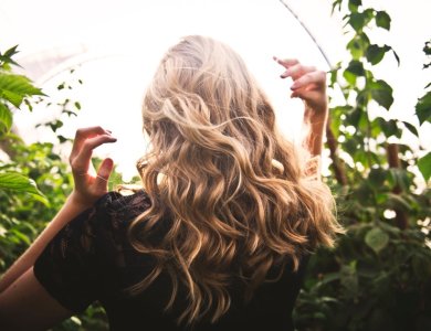 Einfache Sommerfrisuren, die Sie dieses Jahr ausprobieren können